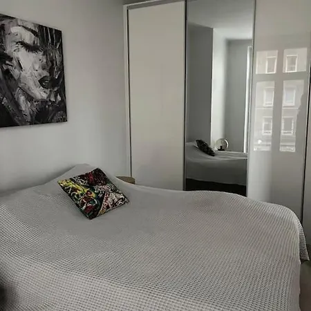 Charming & Cozy In Downtown